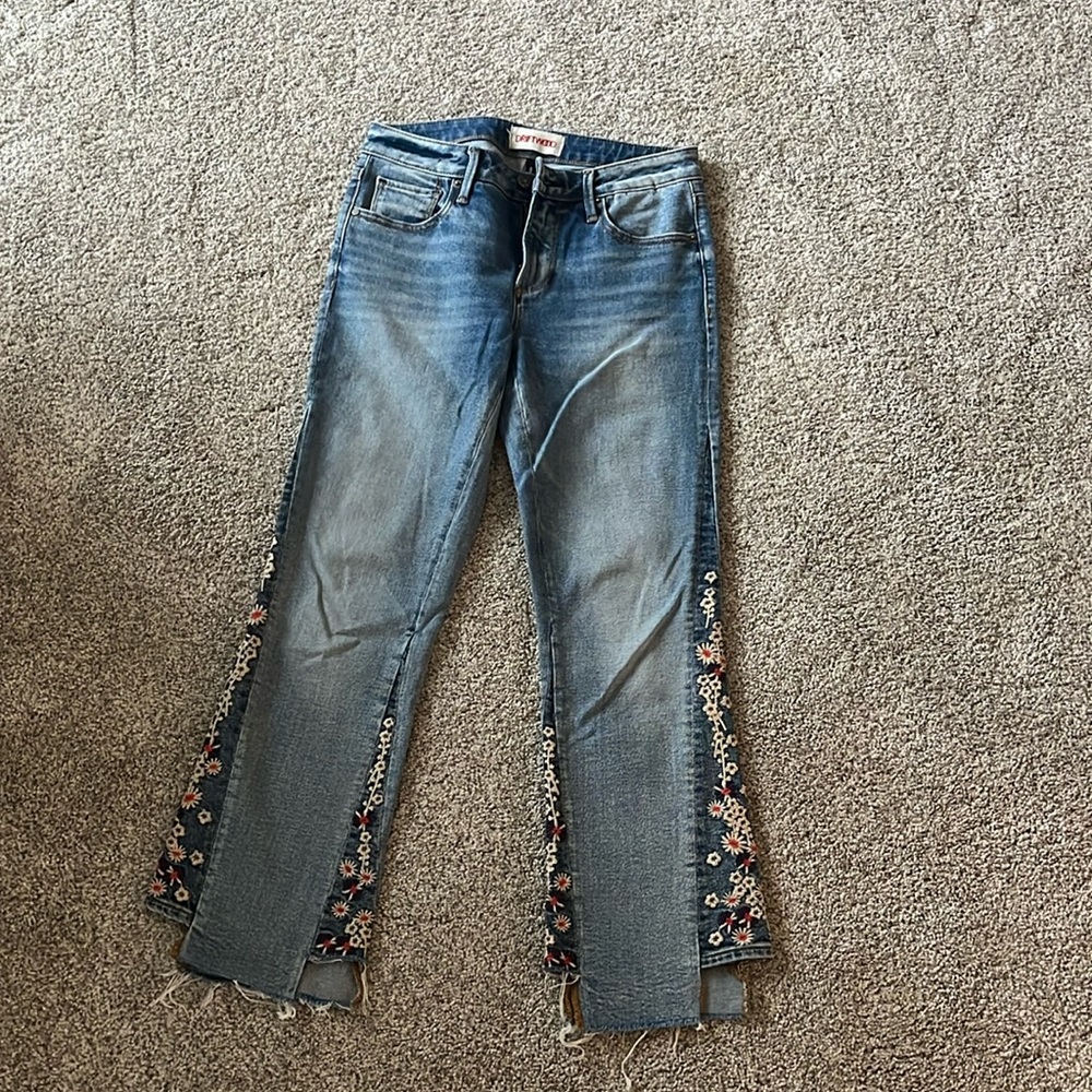 Driftwood Jeans with floral detail 25